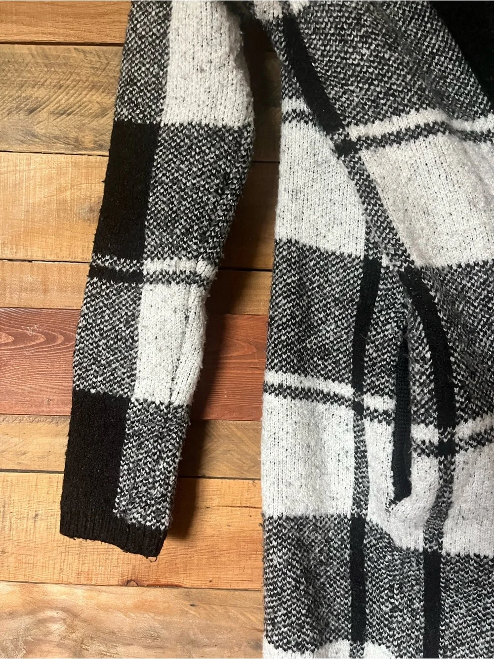 David Kahn Black & White Buffalo Plaid Open-Front Long Cardigan